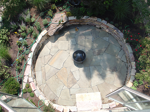 Vista Landscape offers a wide range of hardscapes, including Retaining Walls, Steps, Stone Paths, Brick Paving, Natural Stone Paving, Patios, Walkways, and Driveways.